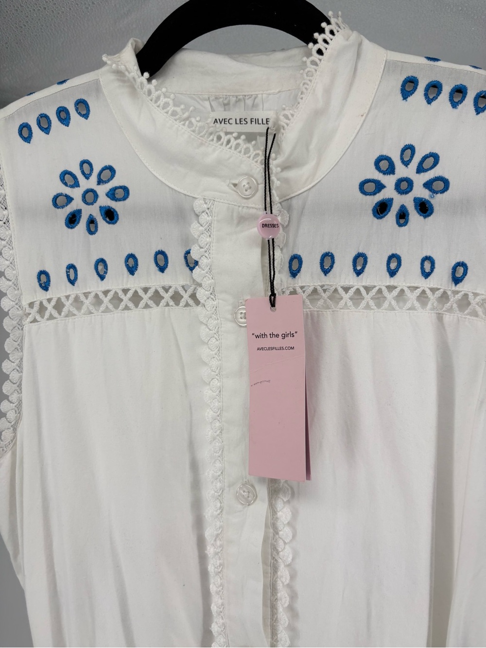 New AVEC LES FILLES Sleeveless White Maxi Dress with Blue Embroidered SIZE 12 - Picture 4 of 6